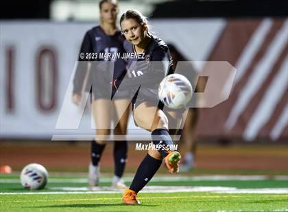Thumbnail 1 in Oaks Christian vs Royal photogallery.
