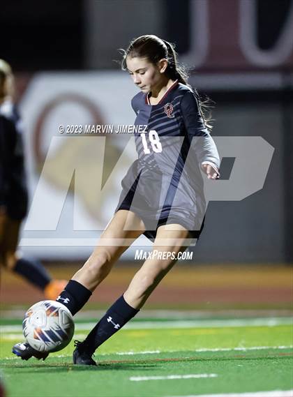 Thumbnail 3 in Oaks Christian vs Royal photogallery.