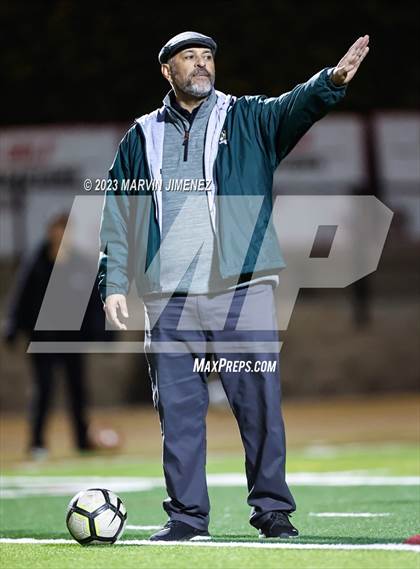 Thumbnail 2 in Oaks Christian vs Royal photogallery.