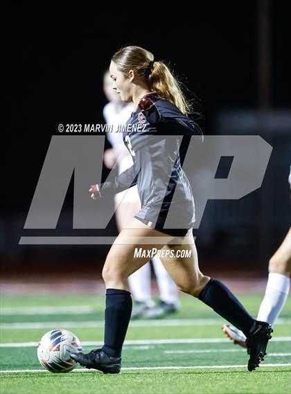 Thumbnail 3 in Oaks Christian vs Royal photogallery.