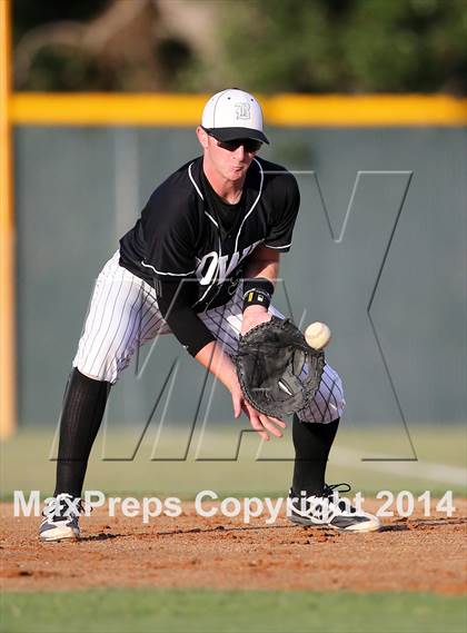 Thumbnail 1 in Bowie vs. McNeil photogallery.