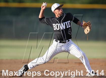 Thumbnail 1 in Bowie vs. McNeil photogallery.
