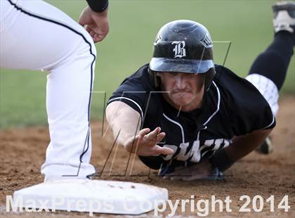 Thumbnail 3 in Bowie vs. McNeil photogallery.