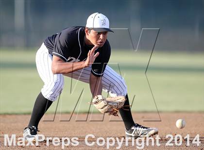Thumbnail 3 in Bowie vs. McNeil photogallery.