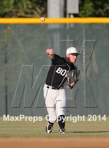 Thumbnail 1 in Bowie vs. McNeil photogallery.