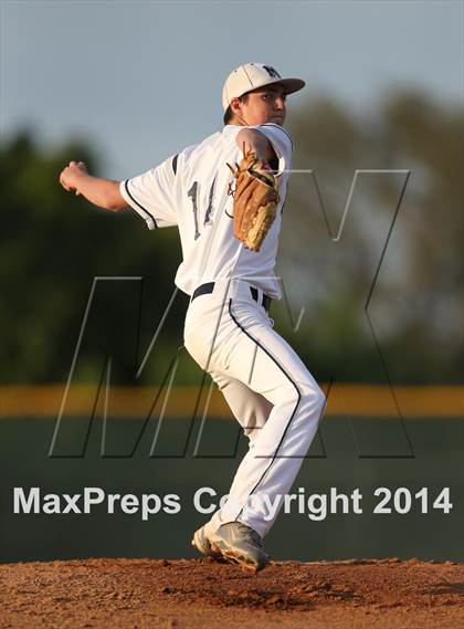 Thumbnail 1 in Bowie vs. McNeil photogallery.