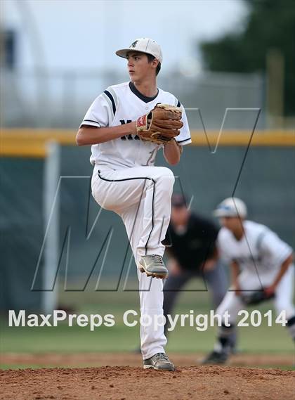 Thumbnail 1 in Bowie vs. McNeil photogallery.