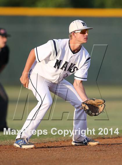 Thumbnail 2 in Bowie vs. McNeil photogallery.