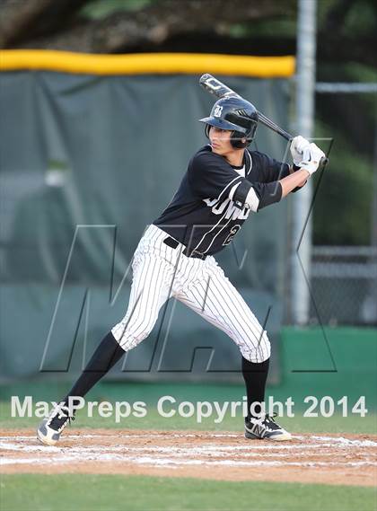 Thumbnail 1 in Bowie vs. McNeil photogallery.