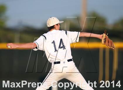 Thumbnail 2 in Bowie vs. McNeil photogallery.
