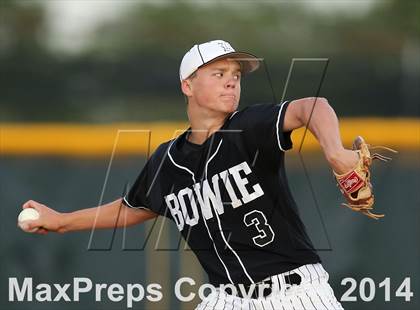 Thumbnail 2 in Bowie vs. McNeil photogallery.