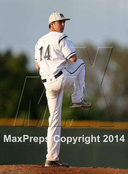 Thumbnail 2 in Bowie vs. McNeil photogallery.