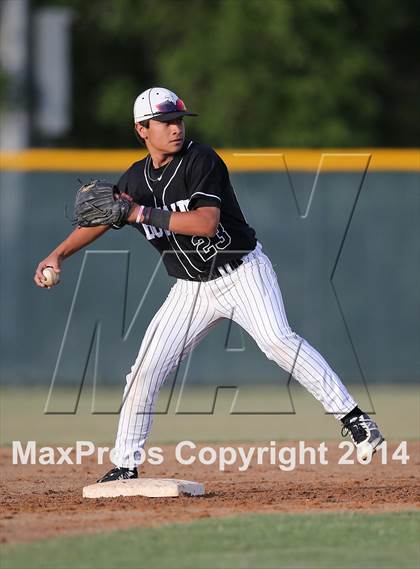 Thumbnail 3 in Bowie vs. McNeil photogallery.