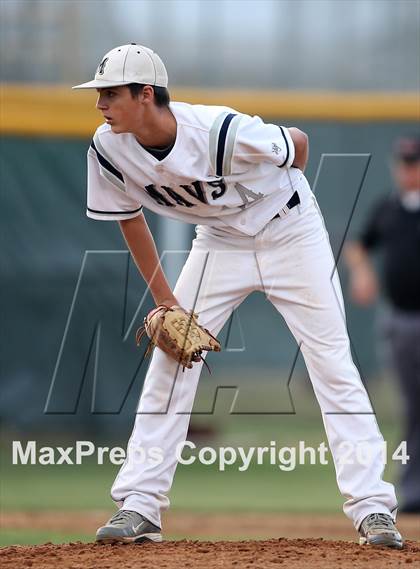 Thumbnail 3 in Bowie vs. McNeil photogallery.
