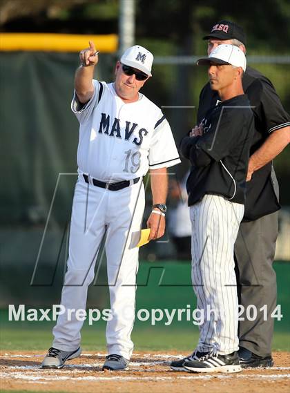 Thumbnail 2 in Bowie vs. McNeil photogallery.