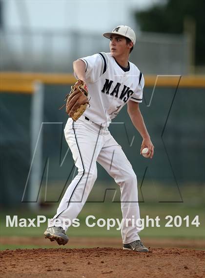 Thumbnail 2 in Bowie vs. McNeil photogallery.