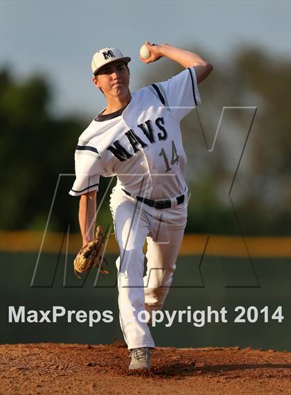 Thumbnail 2 in Bowie vs. McNeil photogallery.