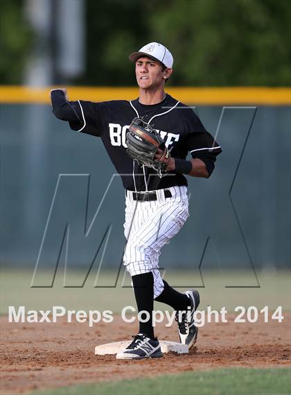 Thumbnail 2 in Bowie vs. McNeil photogallery.