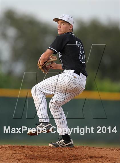 Thumbnail 1 in Bowie vs. McNeil photogallery.