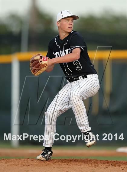 Thumbnail 2 in Bowie vs. McNeil photogallery.