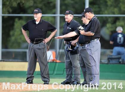 Thumbnail 2 in Bowie vs. McNeil photogallery.