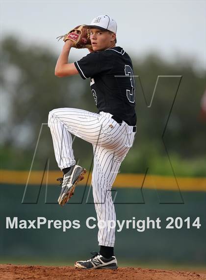 Thumbnail 3 in Bowie vs. McNeil photogallery.