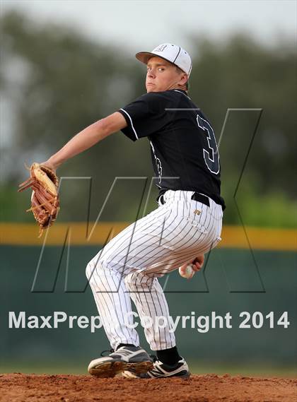 Thumbnail 1 in Bowie vs. McNeil photogallery.