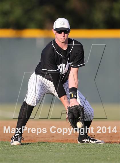 Thumbnail 1 in Bowie vs. McNeil photogallery.