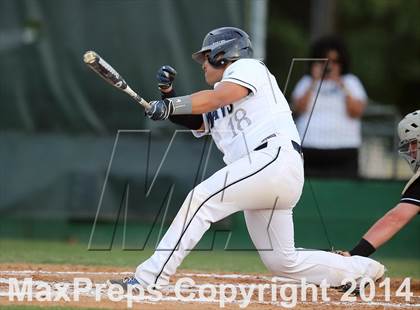 Thumbnail 3 in Bowie vs. McNeil photogallery.
