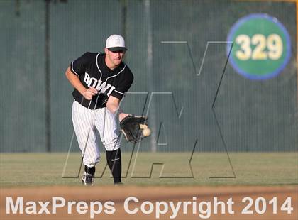 Thumbnail 2 in Bowie vs. McNeil photogallery.