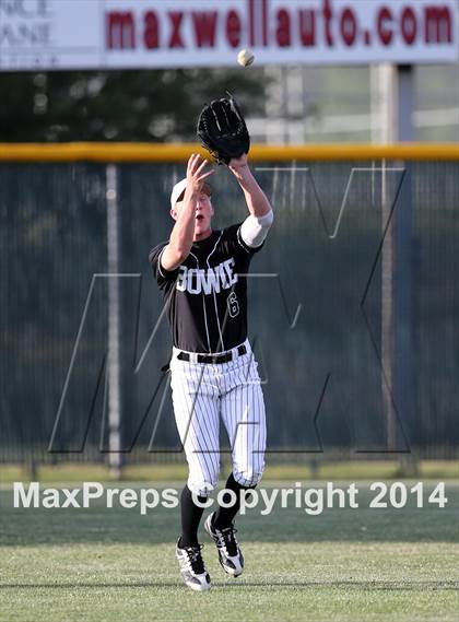Thumbnail 2 in Bowie vs. McNeil photogallery.