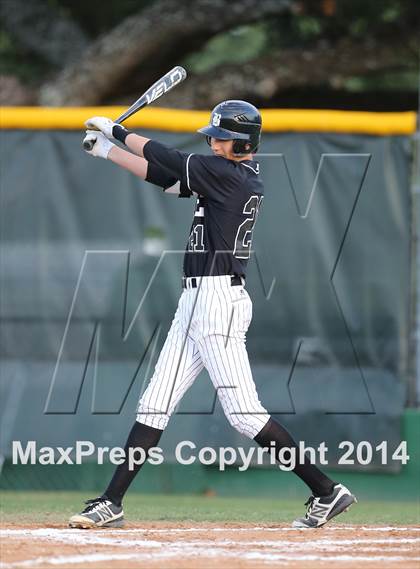 Thumbnail 2 in Bowie vs. McNeil photogallery.