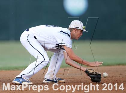 Thumbnail 1 in Bowie vs. McNeil photogallery.