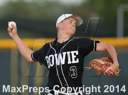 Thumbnail 3 in Bowie vs. McNeil photogallery.