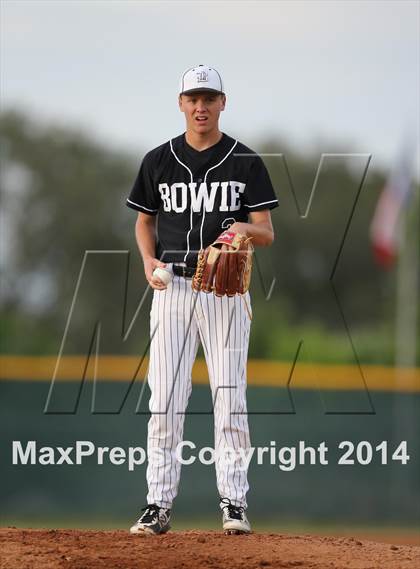 Thumbnail 1 in Bowie vs. McNeil photogallery.