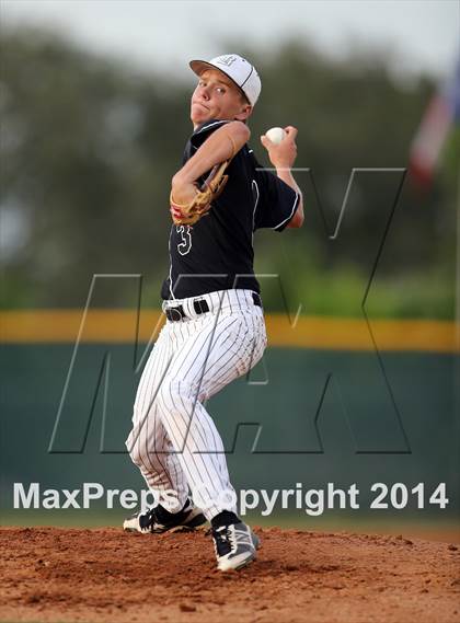 Thumbnail 3 in Bowie vs. McNeil photogallery.