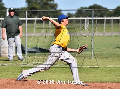 Thumbnail 3 in Lipan @ Santo photogallery.