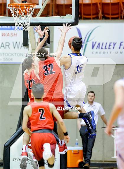 Thumbnail 1 in Sacramento Waldorf vs Sacramento Adventist (CIF SJS D6 Final) photogallery.