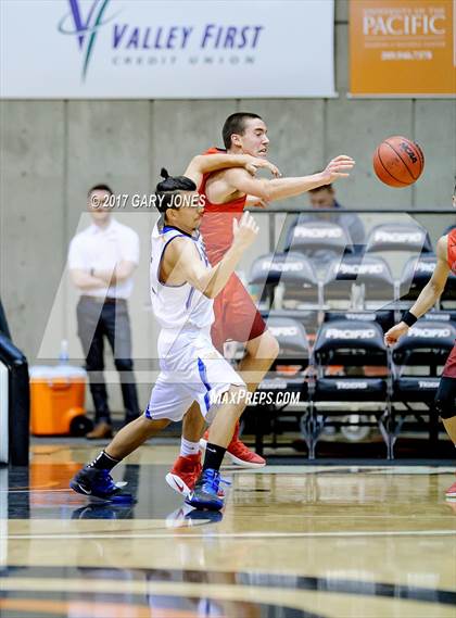 Thumbnail 1 in Sacramento Waldorf vs Sacramento Adventist (CIF SJS D6 Final) photogallery.