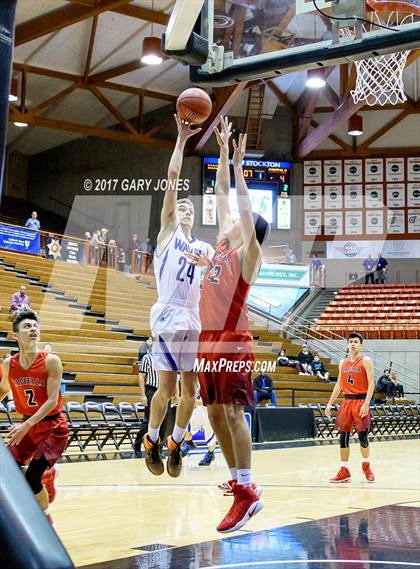 Thumbnail 1 in Sacramento Waldorf vs Sacramento Adventist (CIF SJS D6 Final) photogallery.