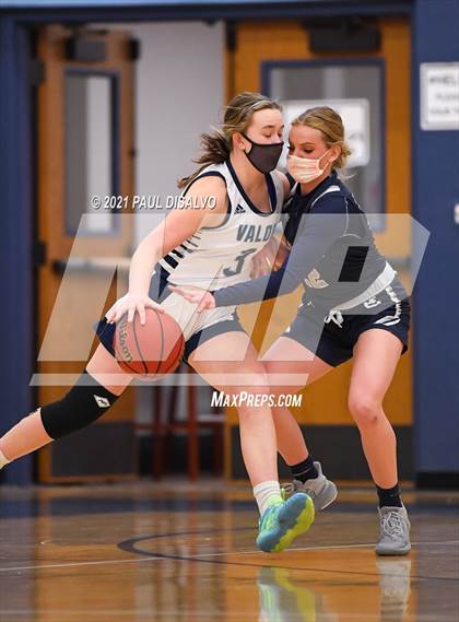 Thumbnail 1 in Columbine @ Valor Christian photogallery.