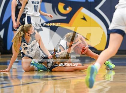 Thumbnail 1 in Columbine @ Valor Christian photogallery.