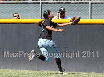 Thumbnail 2 in Carson vs. El Camino Real (CIF LACS Final) photogallery.
