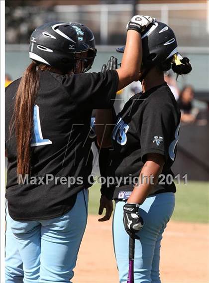 Thumbnail 3 in Carson vs. El Camino Real (CIF LACS Final) photogallery.