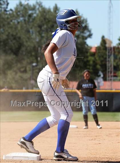 Thumbnail 3 in Carson vs. El Camino Real (CIF LACS Final) photogallery.