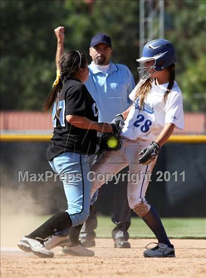 Thumbnail 3 in Carson vs. El Camino Real (CIF LACS Final) photogallery.