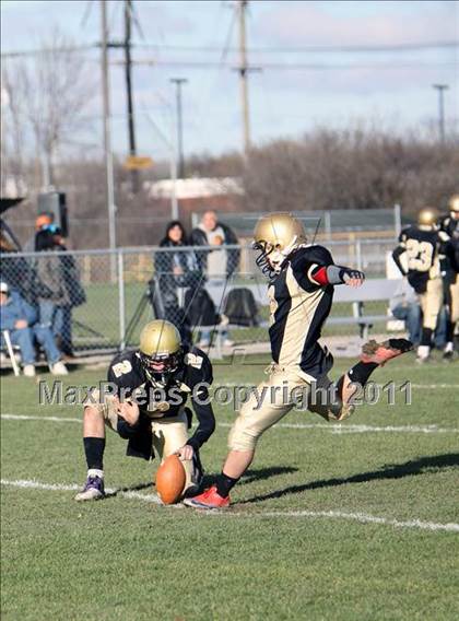 Thumbnail 3 in Niagara Catholic vs. Cardinal O'Hara photogallery.