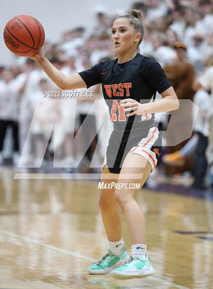 Thumbnail 1 in Portsmouth West vs. Wheelersburg (OHSAA D3 Regional Final) photogallery.