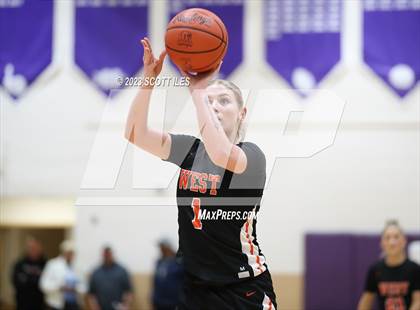 Thumbnail 3 in Portsmouth West vs. Wheelersburg (OHSAA D3 Regional Final) photogallery.