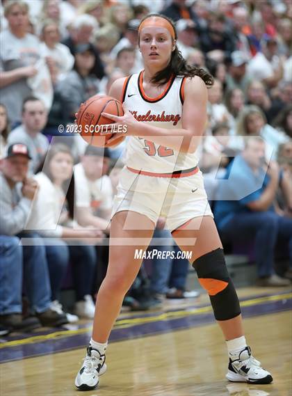 Thumbnail 3 in Portsmouth West vs. Wheelersburg (OHSAA D3 Regional Final) photogallery.